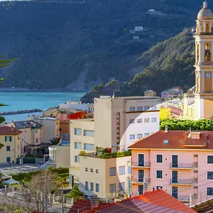 Paradiso 3*, Moneglia Italien